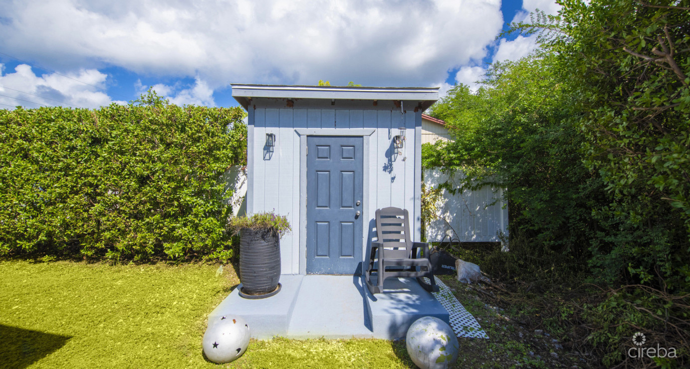 Single Family Home - 3 Bed 2 Bath - Newlands