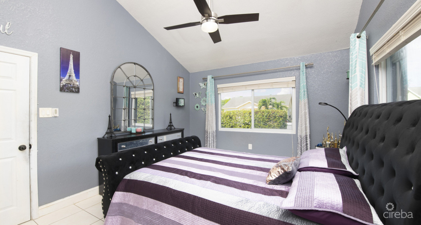 Single Family Home - 3 Bed 2 Bath - Newlands