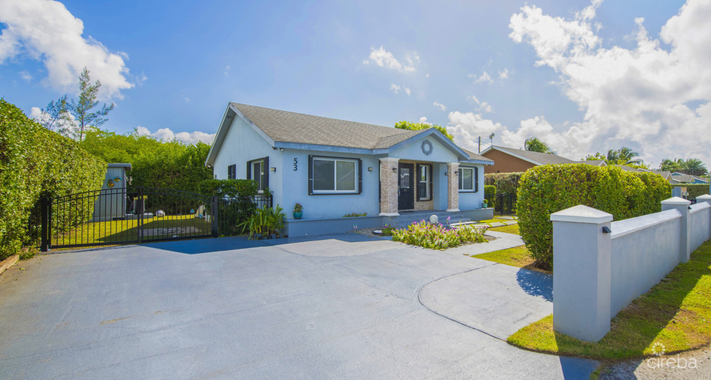 Single Family Home - 3 Bed 2 Bath - Newlands