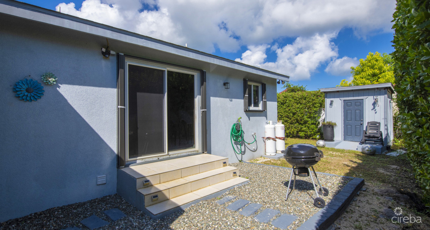 Single Family Home - 3 Bed 2 Bath - Newlands