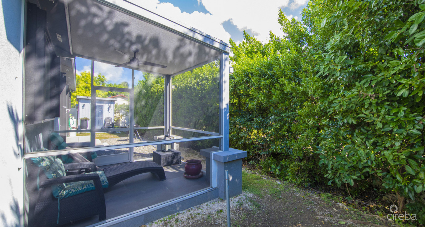 Single Family Home - 3 Bed 2 Bath - Newlands