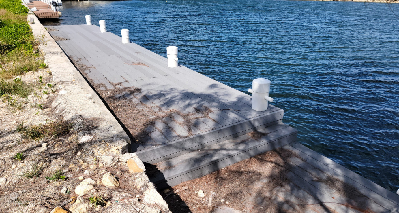 Large Turning Basin Canal Lot