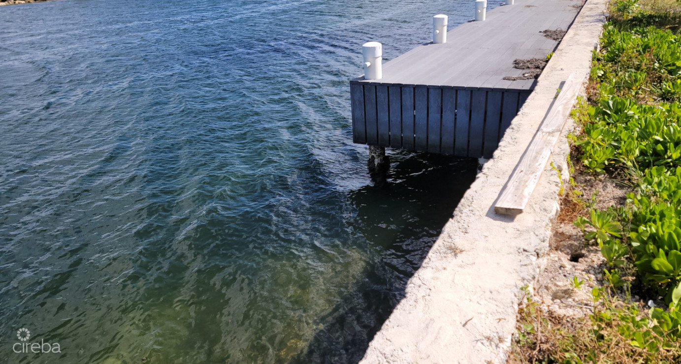 Large Turning Basin Canal Lot