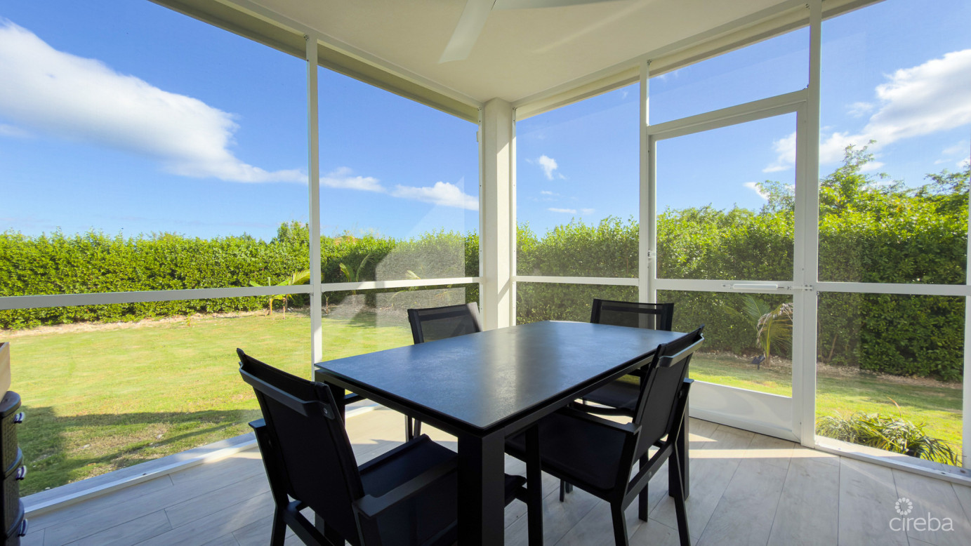 Bodden Town Duplex, Blanco Unit B