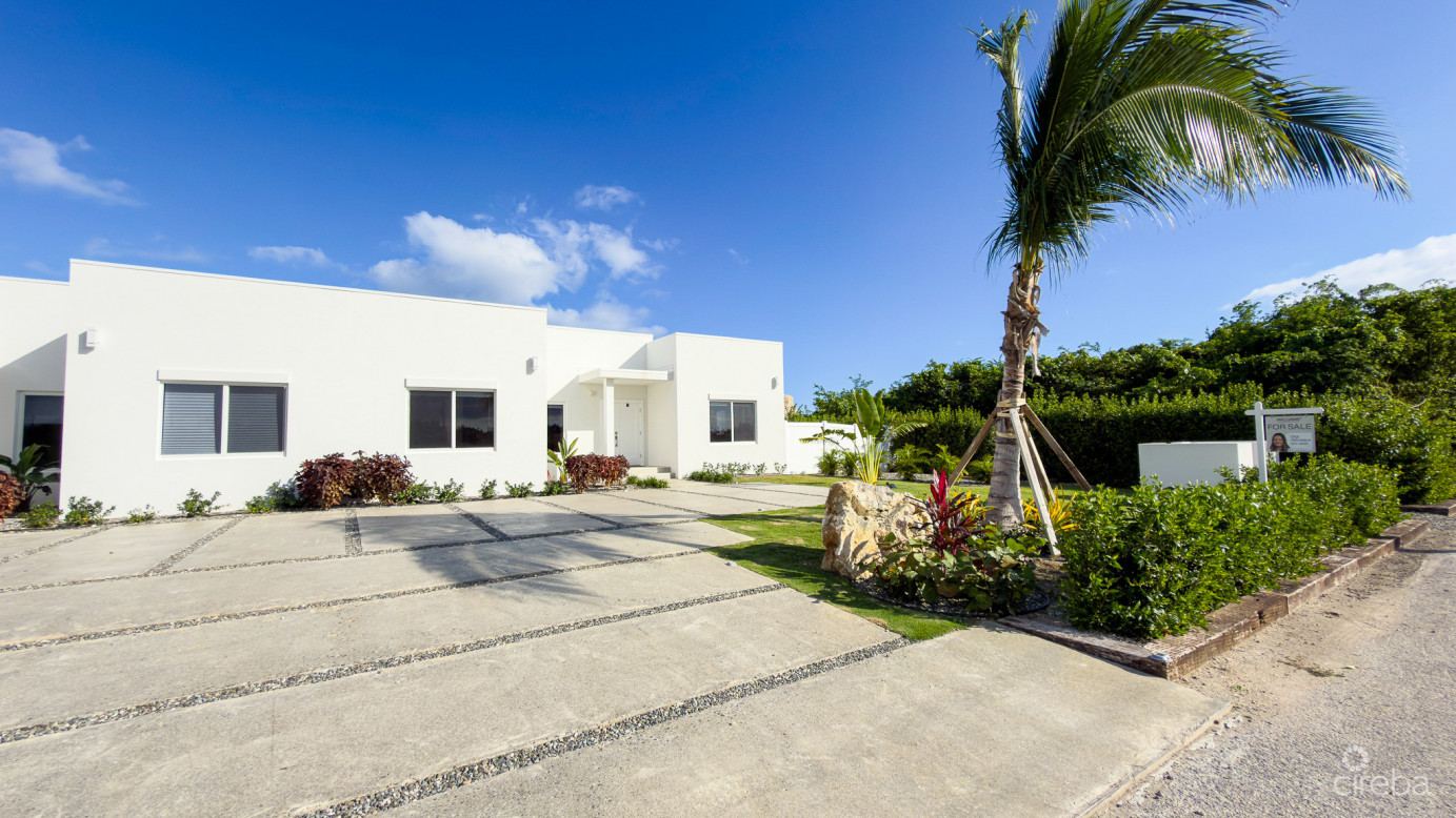 Bodden Town Duplex, Blanco Unit B