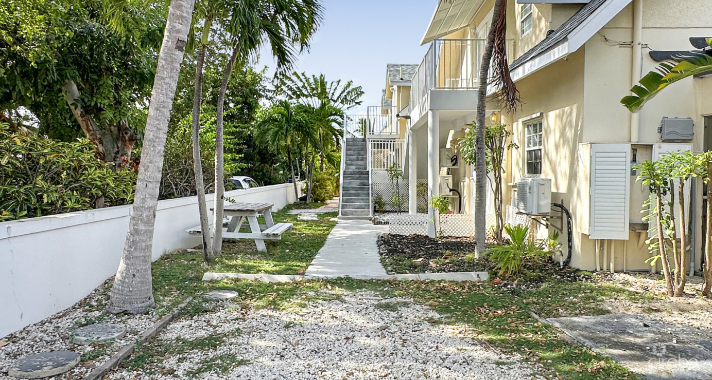 Raleigh Quay 1 Bedroom Condo