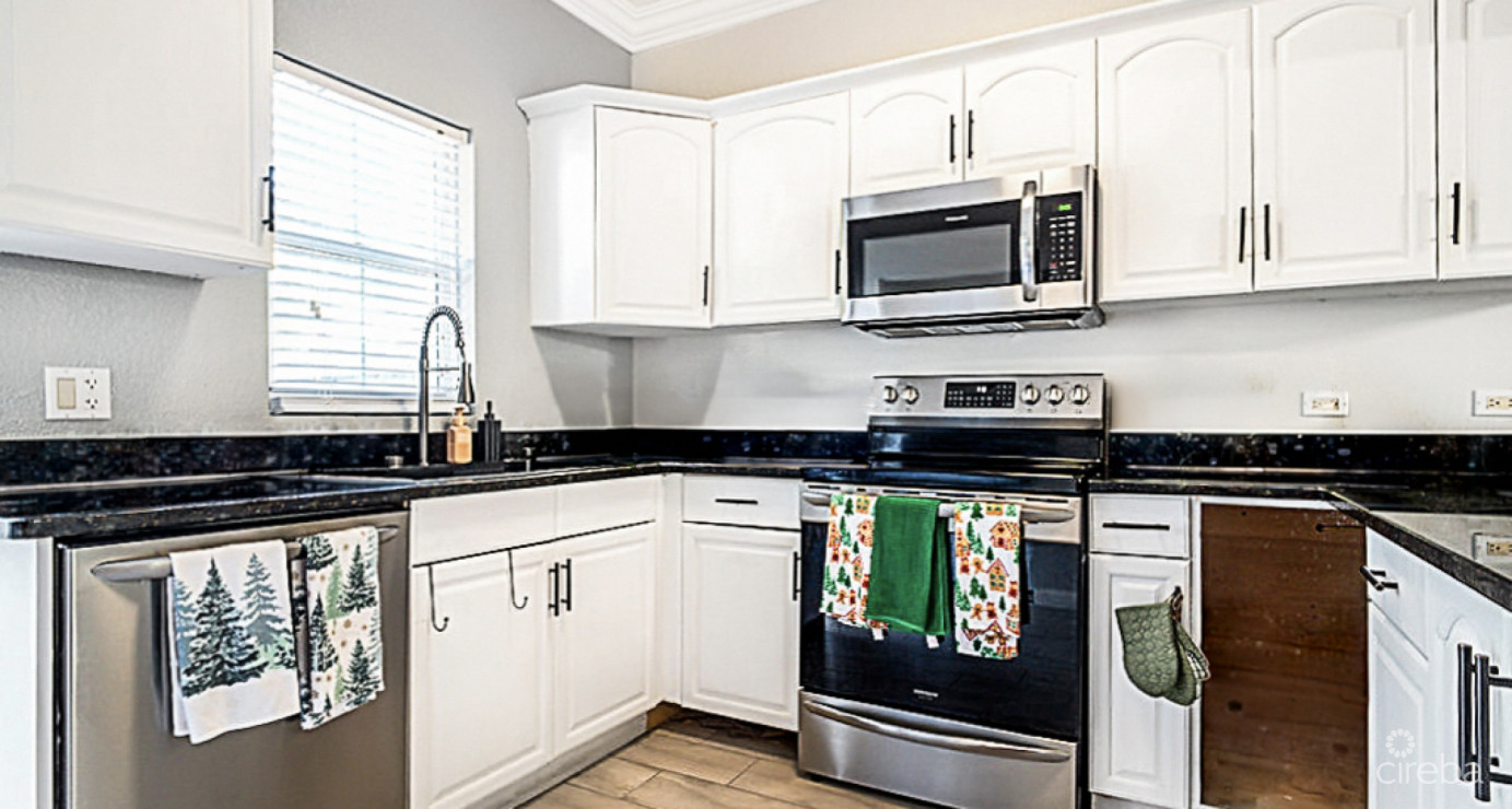 Shoreway #20 Townhome W/ 2 Car Garage!!!