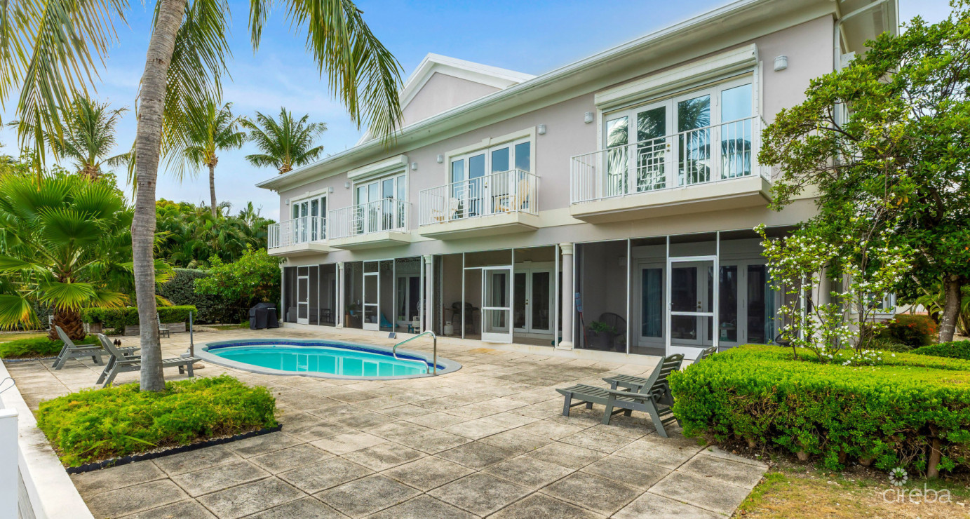 Two Bedroom Townhouse On Palm Heights Canal