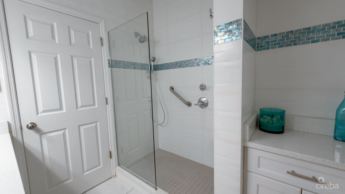 2 Bed Condo Seven Mile Beach Villas Of The Galleon