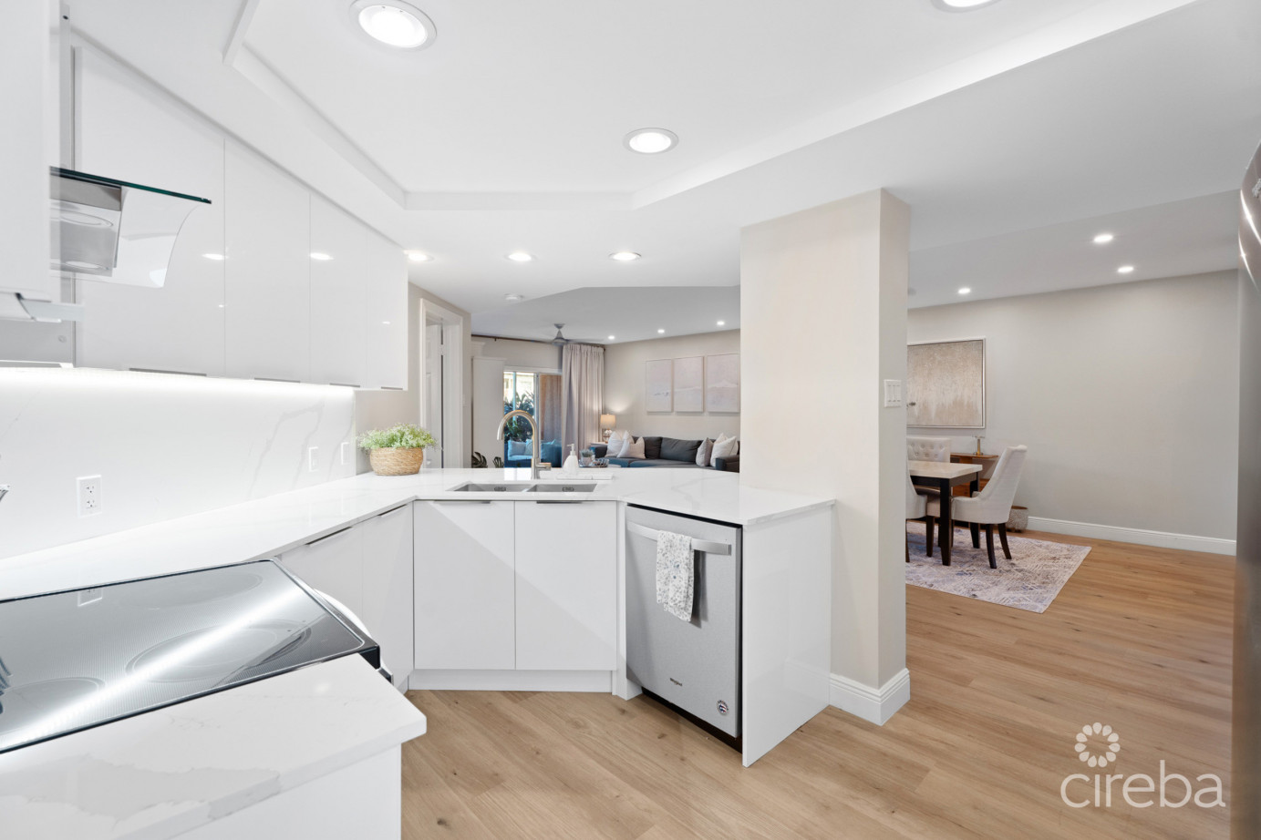 Britannia, Regents Court - Serene Canal Living