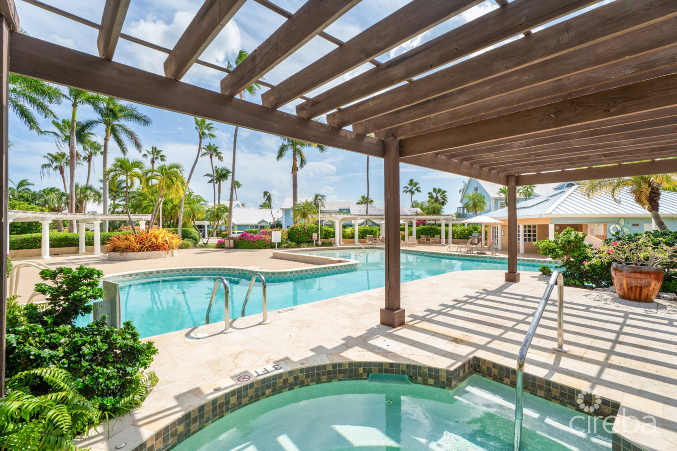 Britannia, Regents Court - Serene Canal Living