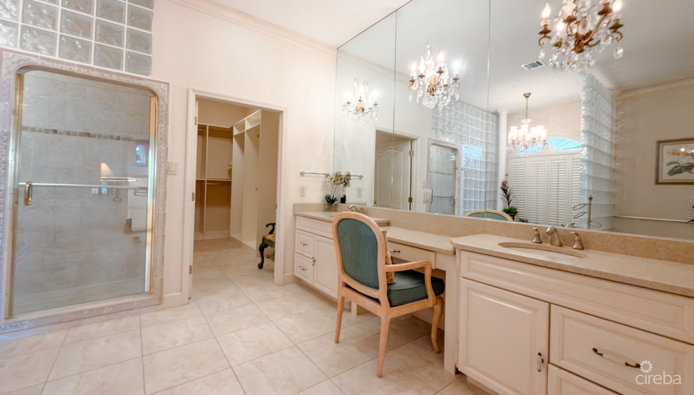 Yacht Club Canal Front Home 3 Bed