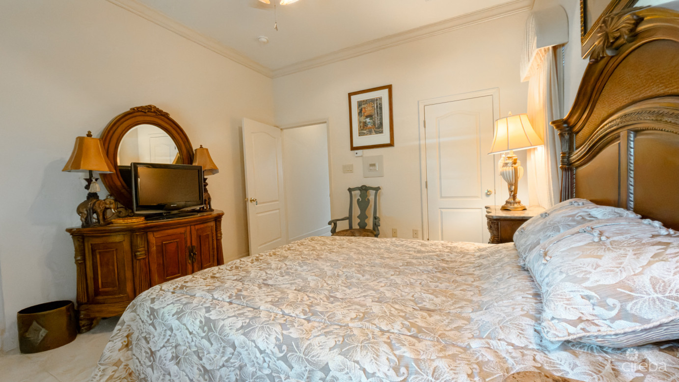 Yacht Club Canal Front Home 3 Bed