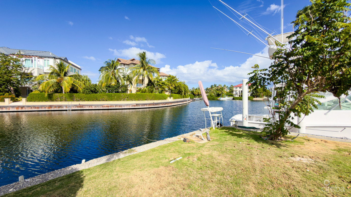 Yacht Club Canal Front Home 3 Bed