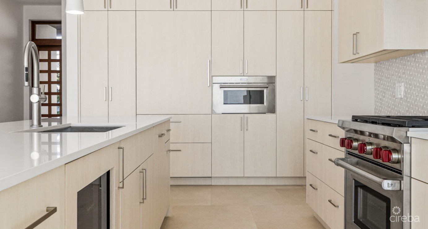 Indigo Bay - Incredible Seafront Residence