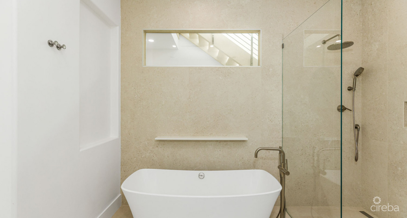 Indigo Bay - Incredible Seafront Residence