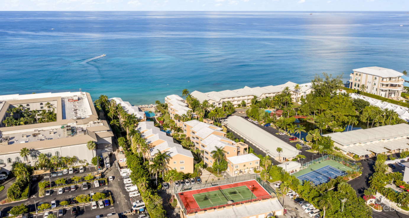 Regal Beach Club  523