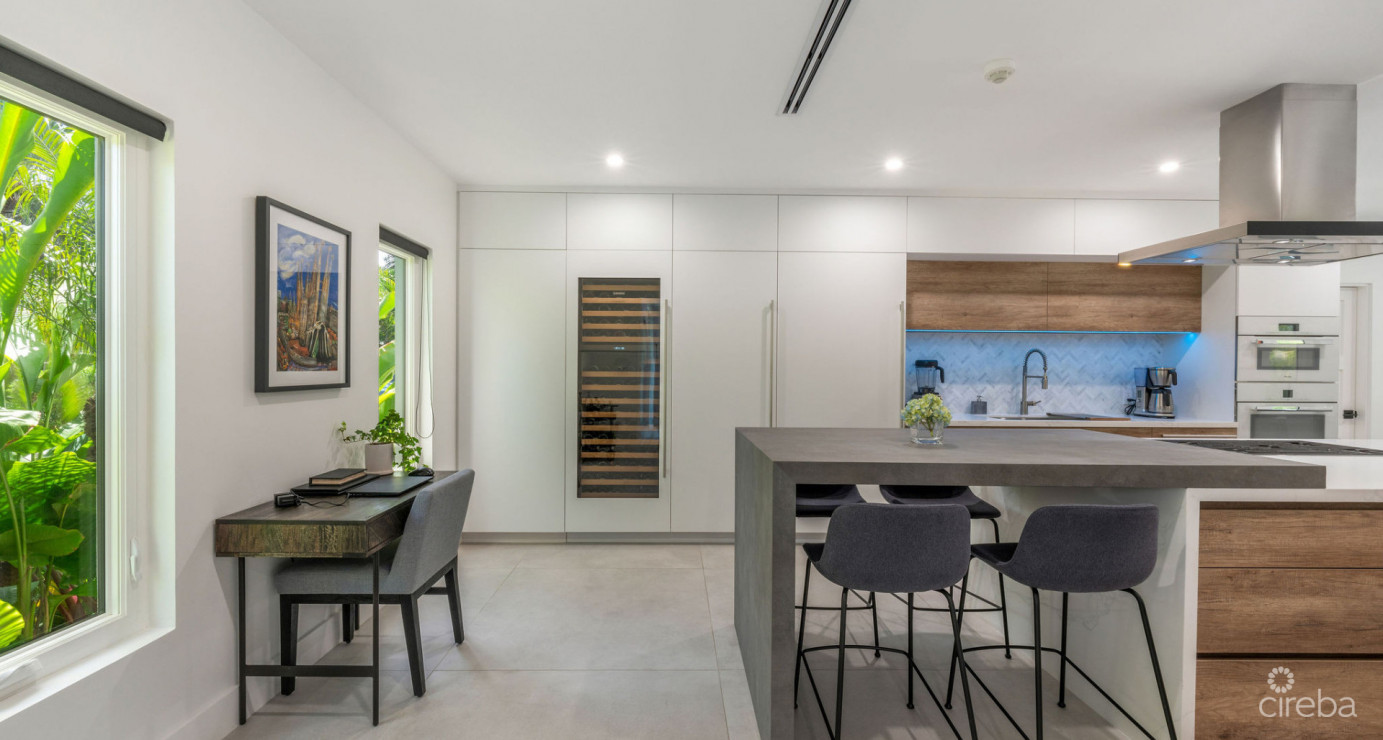 Luxury Residence In Tranquil Yacht Club Location