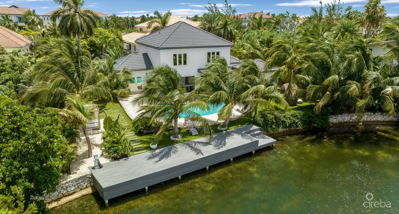Luxury Residence In Tranquil Yacht Club Location
