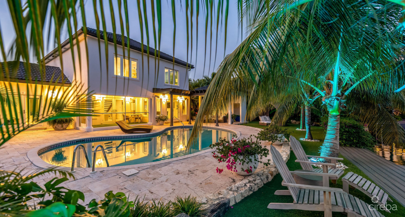 Luxury Residence In Tranquil Yacht Club Location