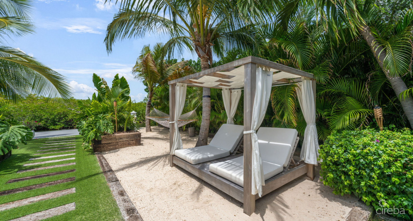 Luxury Residence In Tranquil Yacht Club Location