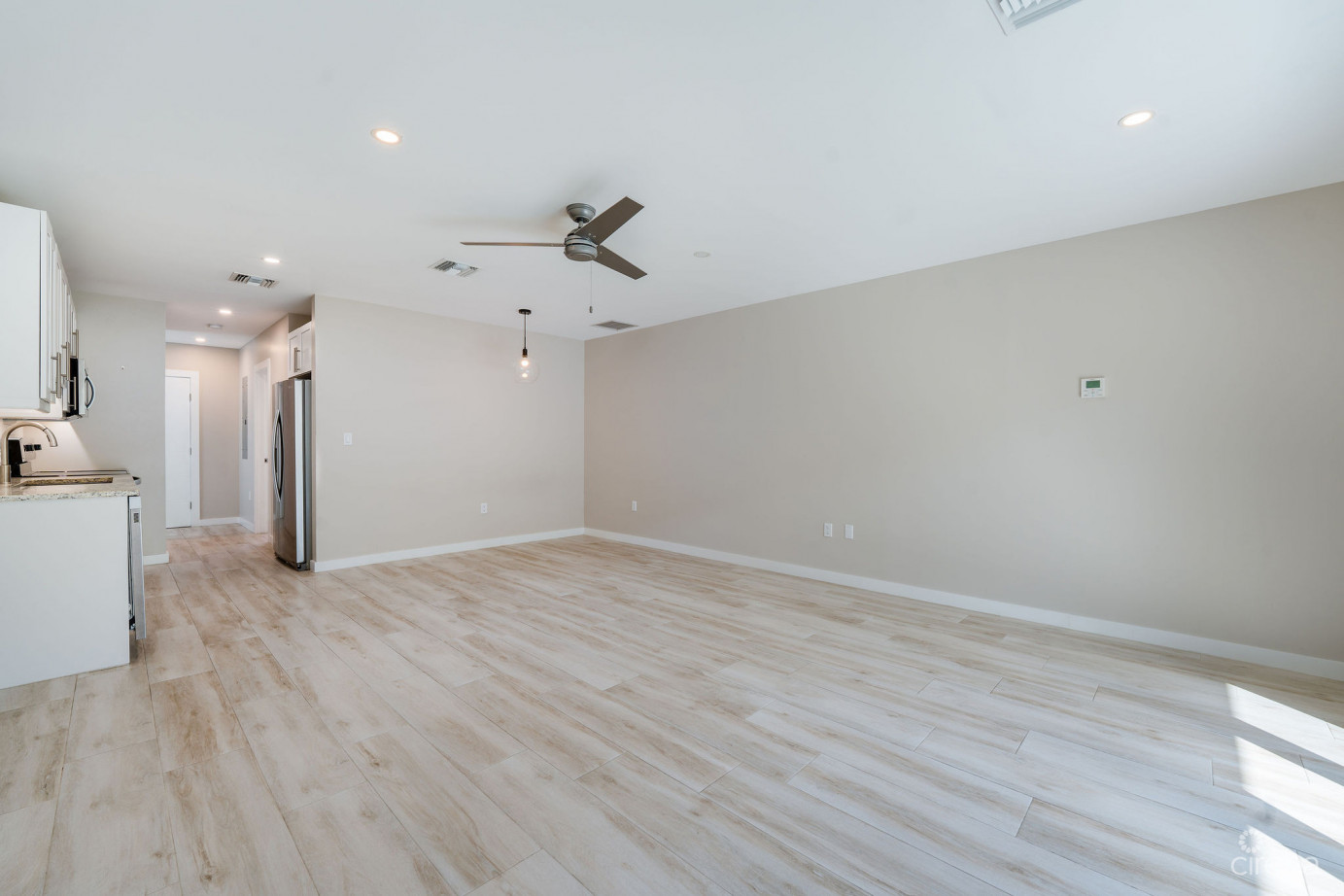 Downtown Reach - Ground Floor - One Bedroom