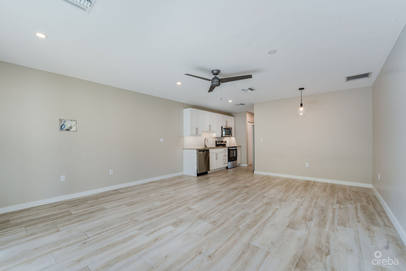 Downtown Reach - Ground Floor - One Bedroom