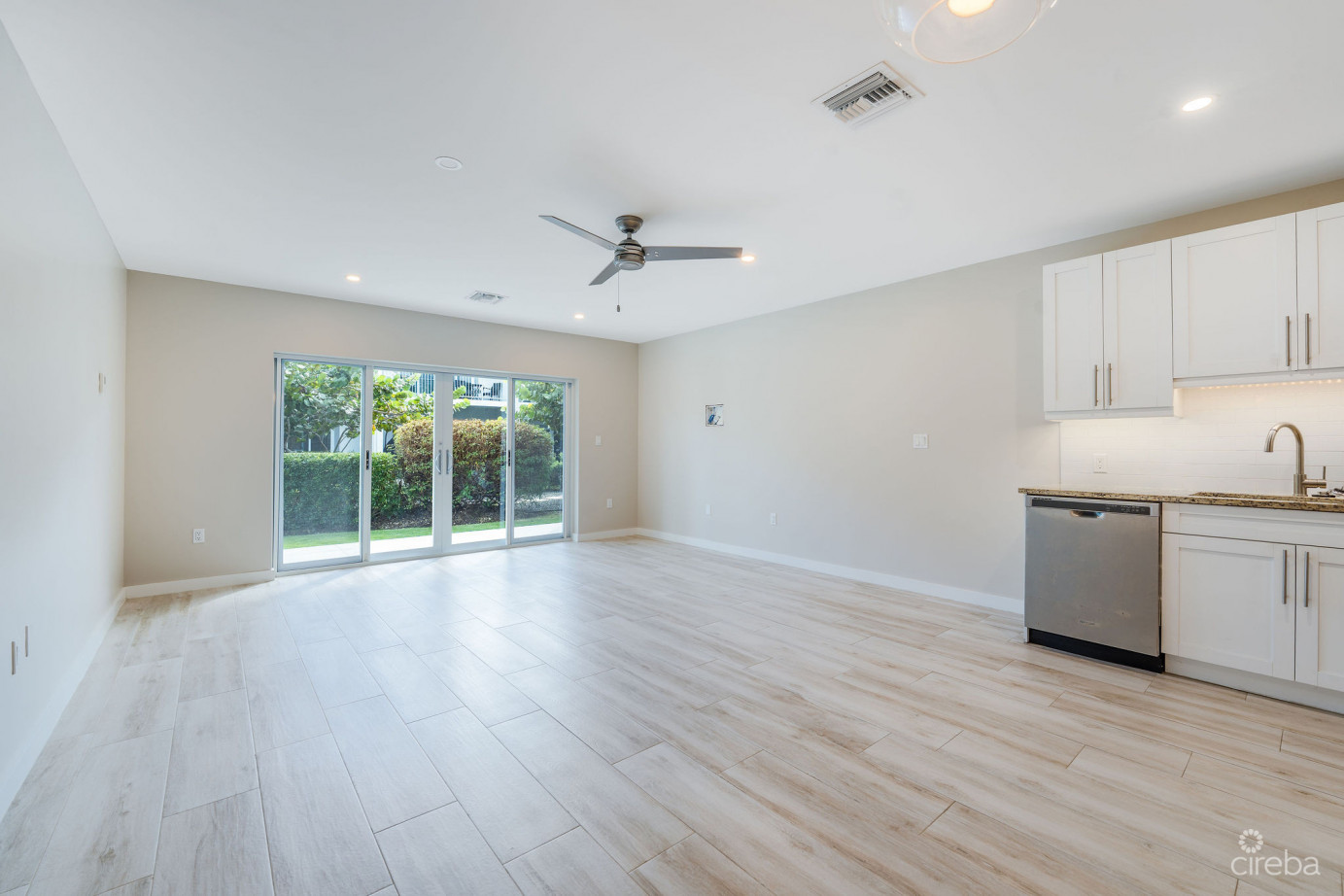 Downtown Reach - Ground Floor - One Bedroom