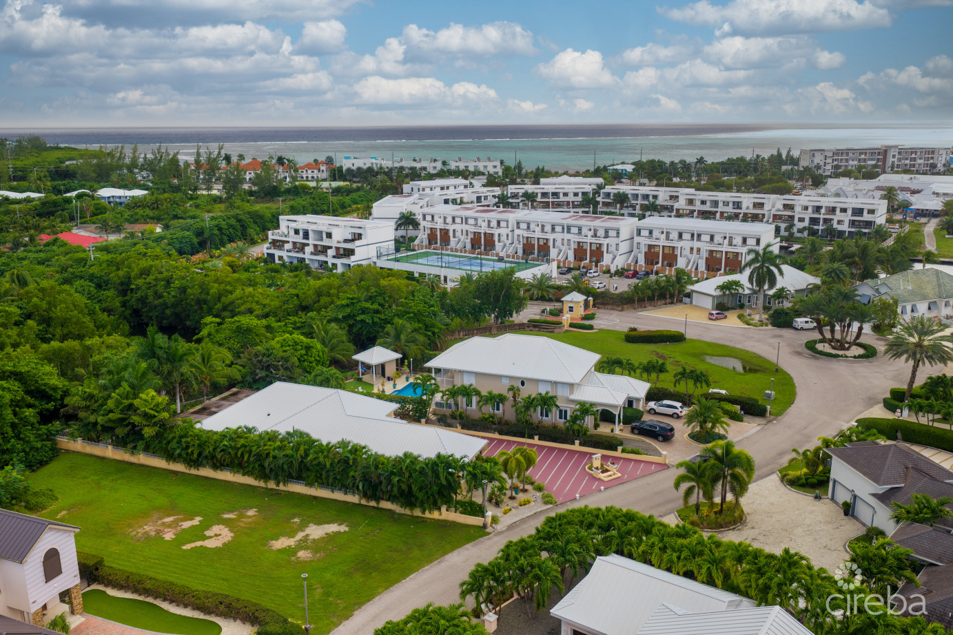 Bimini Drive - Large Family Home In Gated Grand Harbour Community