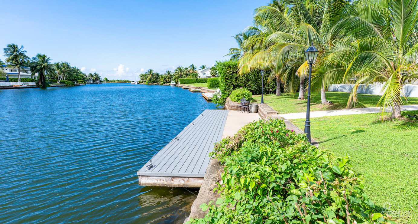 South Reach  Grand Harbour Canal Front Family Home