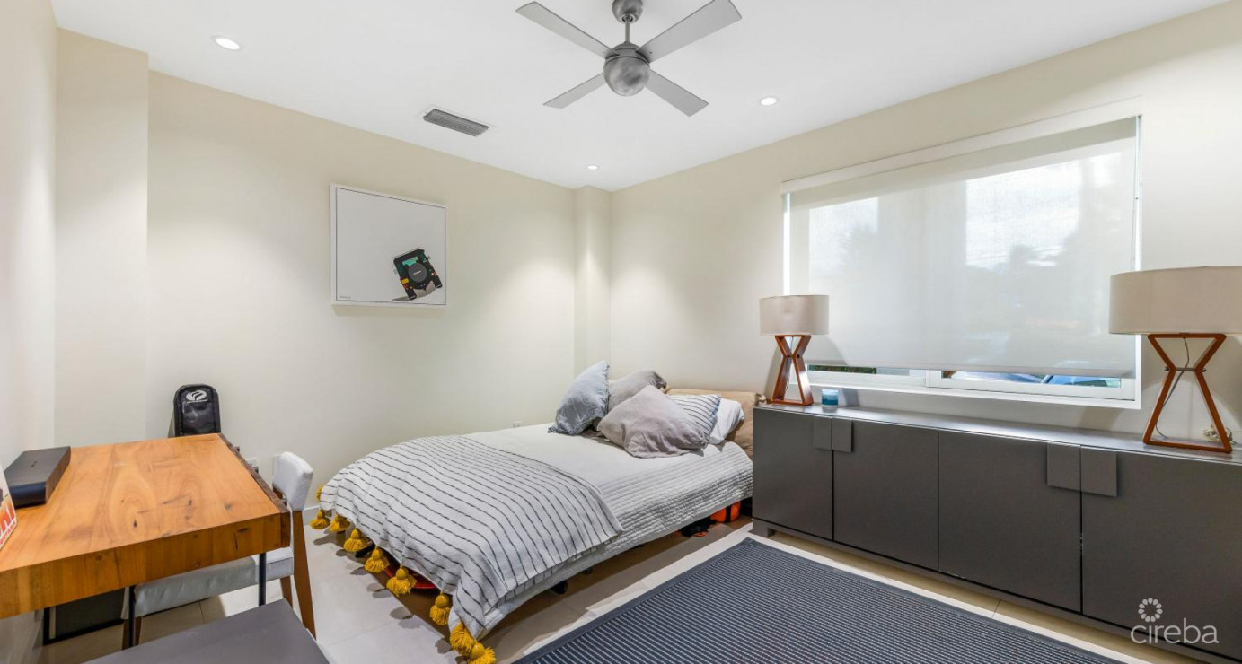 Seaview 103 - Stylish Waterfront Living With Panoramic Views