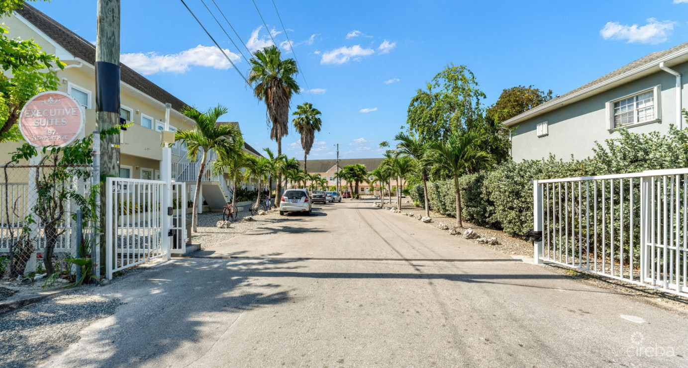 #25 Executive Suites, Prime Location  1 Bed Middle Unit