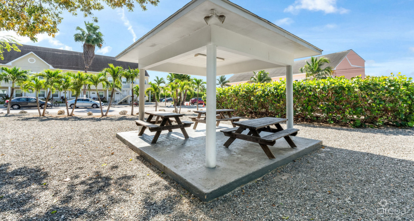 #25 Executive Suites, Prime Location  1 Bed Middle Unit