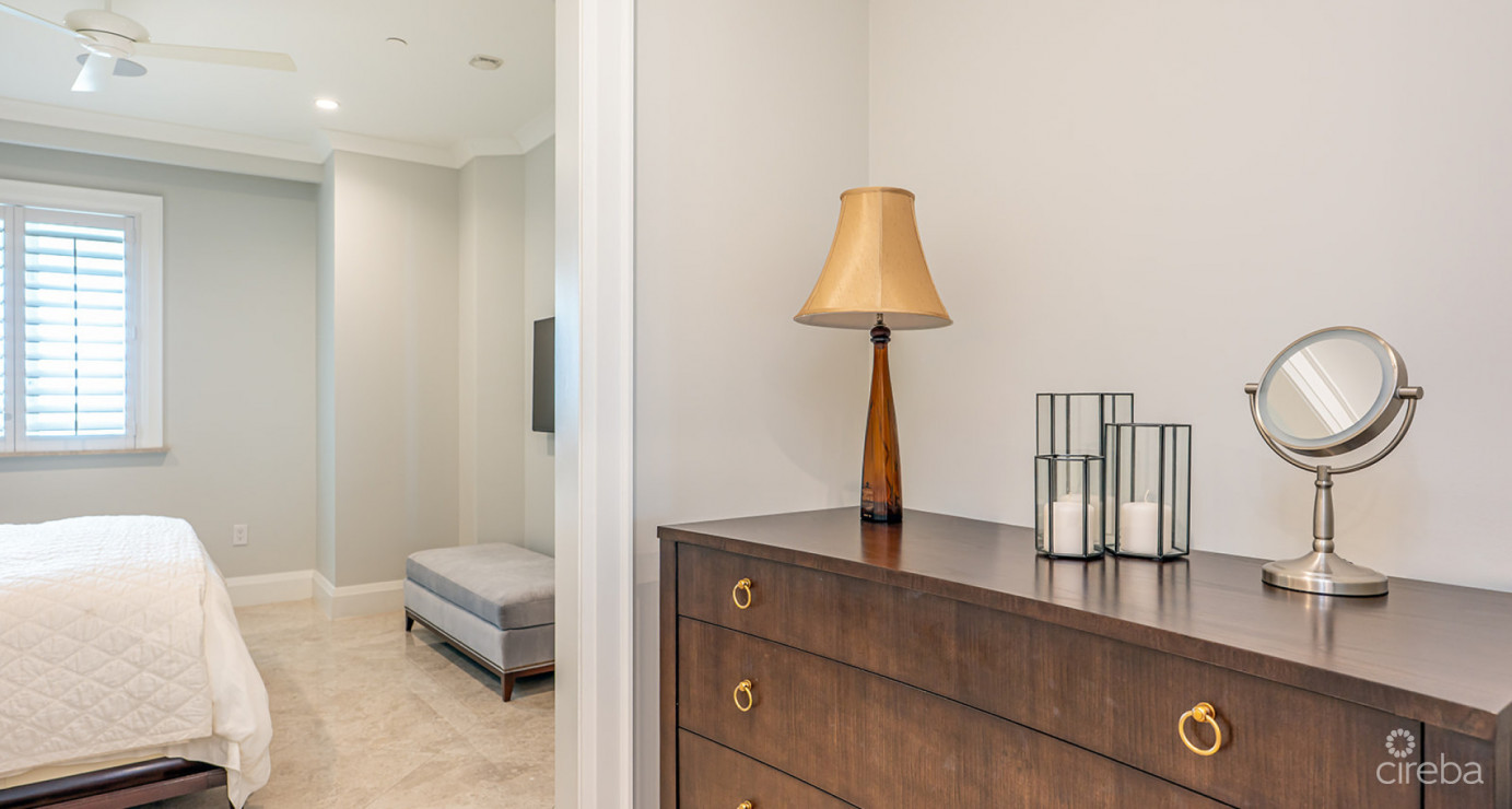 Watercolours - High Floor Location