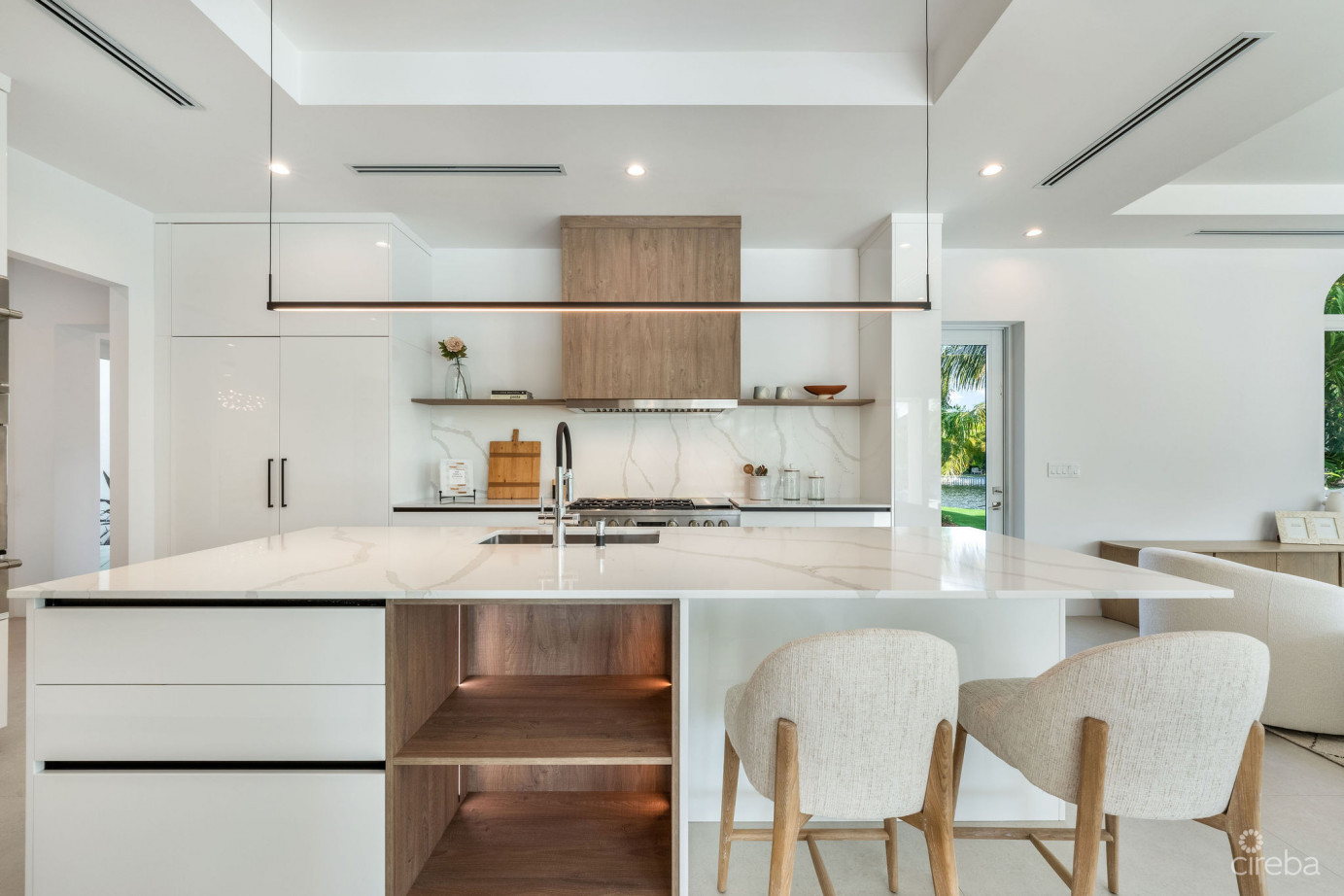 Vista Del Mar  A Reimagined Waterfront Estate