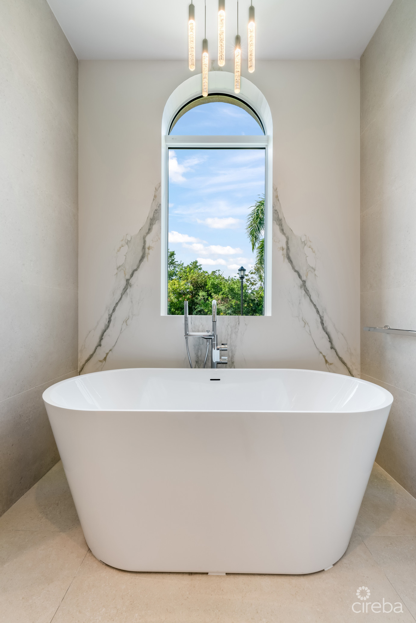 Vista Del Mar  A Reimagined Waterfront Estate