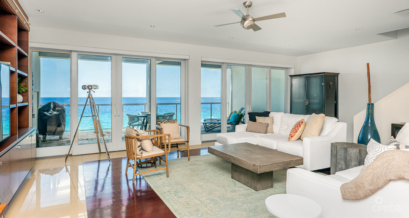 Seaview Oceanfront Penthouse - Elevated Elegance!!