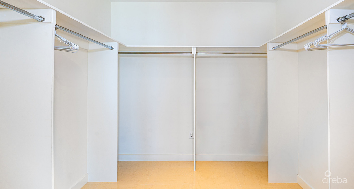 Seaview Oceanfront Penthouse - Elevated Elegance!!