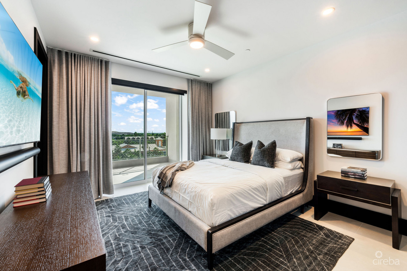 Aqua - Luxury Residence #4, Seven Mile Beach