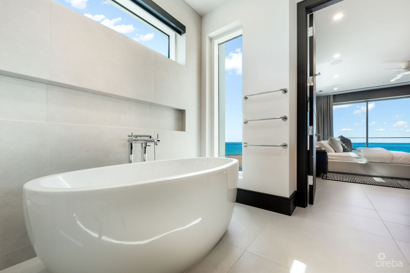 Aqua - Luxury Residence #4, Seven Mile Beach