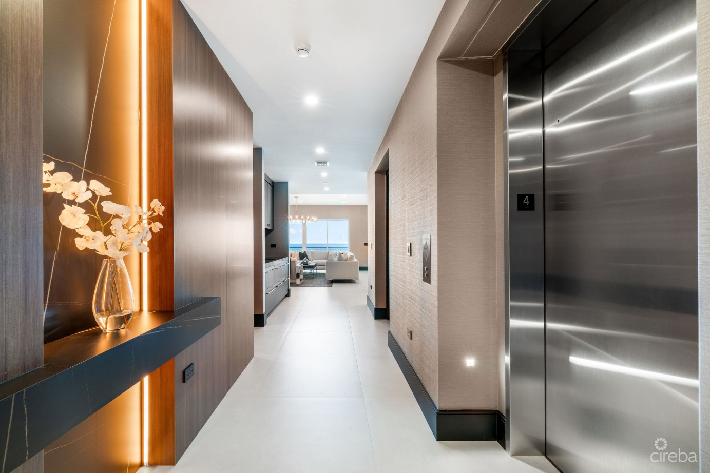 Aqua - Luxury Residence #4, Seven Mile Beach