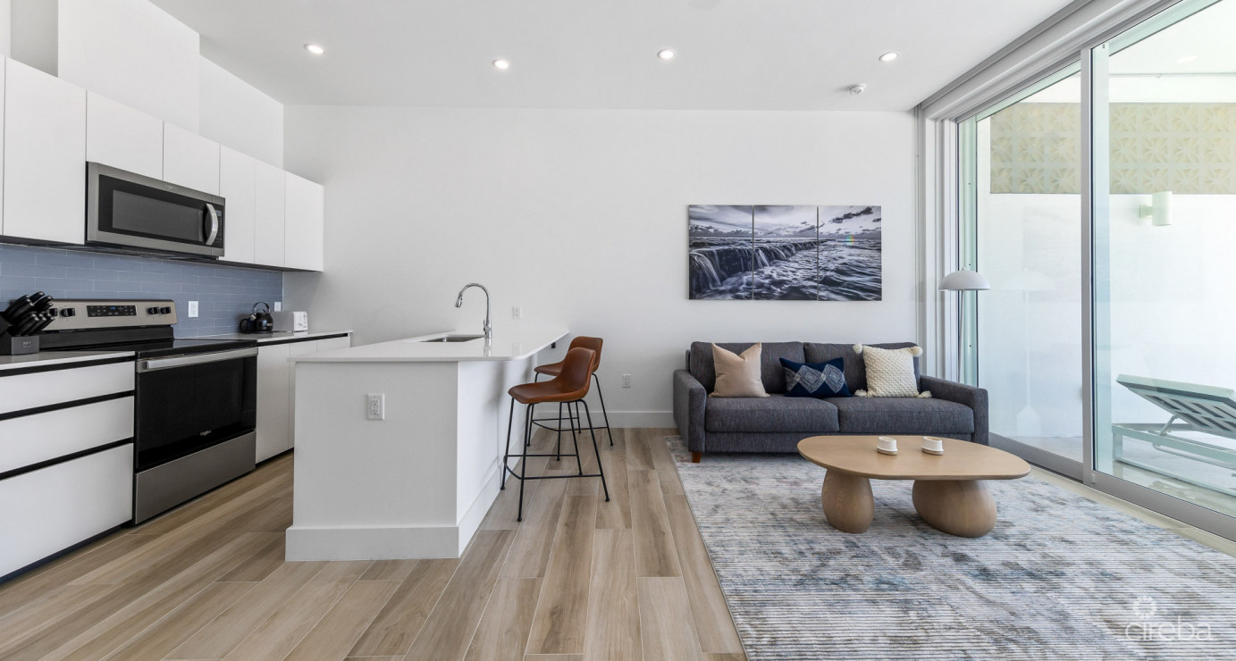 28 Sunset Point  Well Appointed Seafront Unit  1-bed/ 1.5 Bath