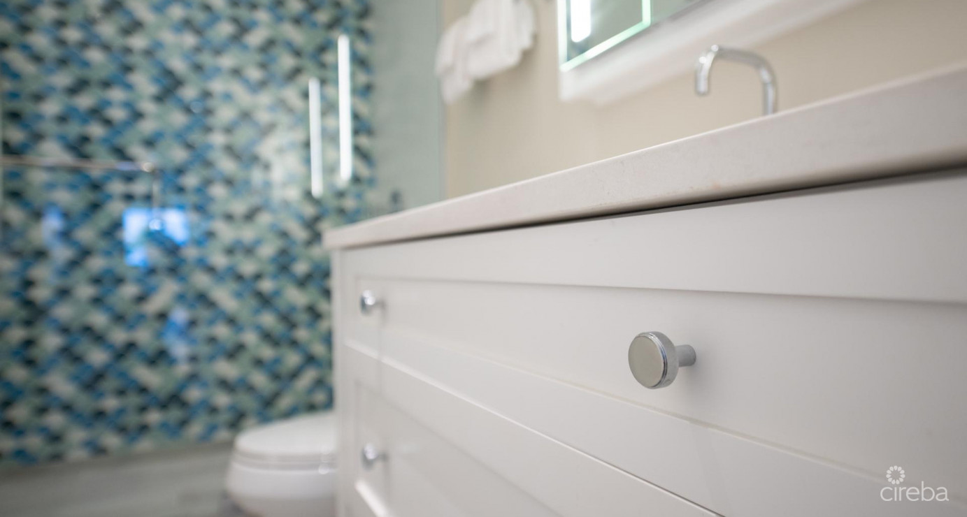 Crescent Point Unit #14  Seven Mile Beach