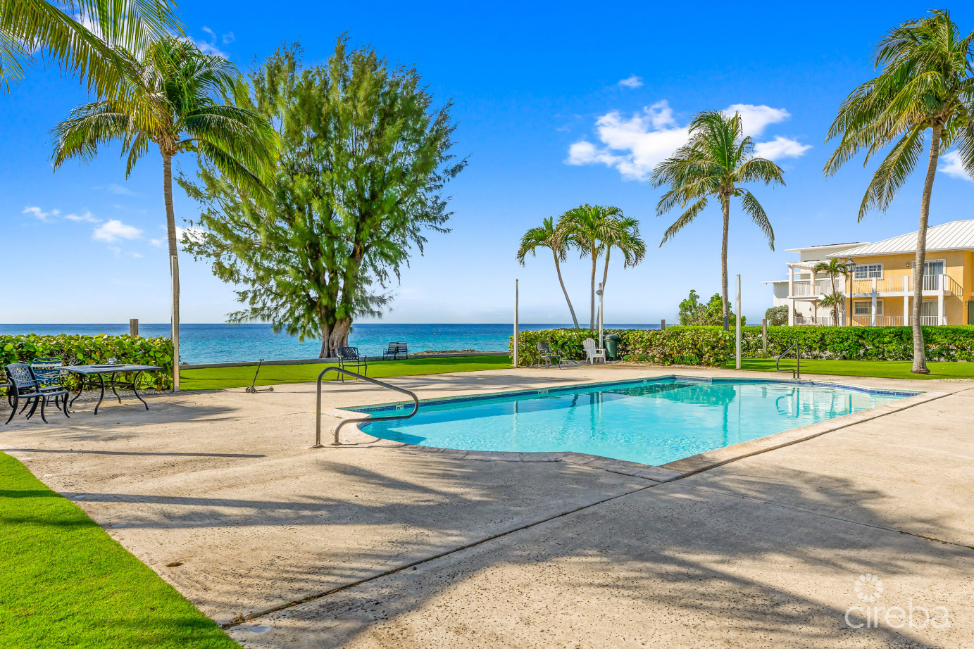 Caribbean Courts 3c, South Sound Condo