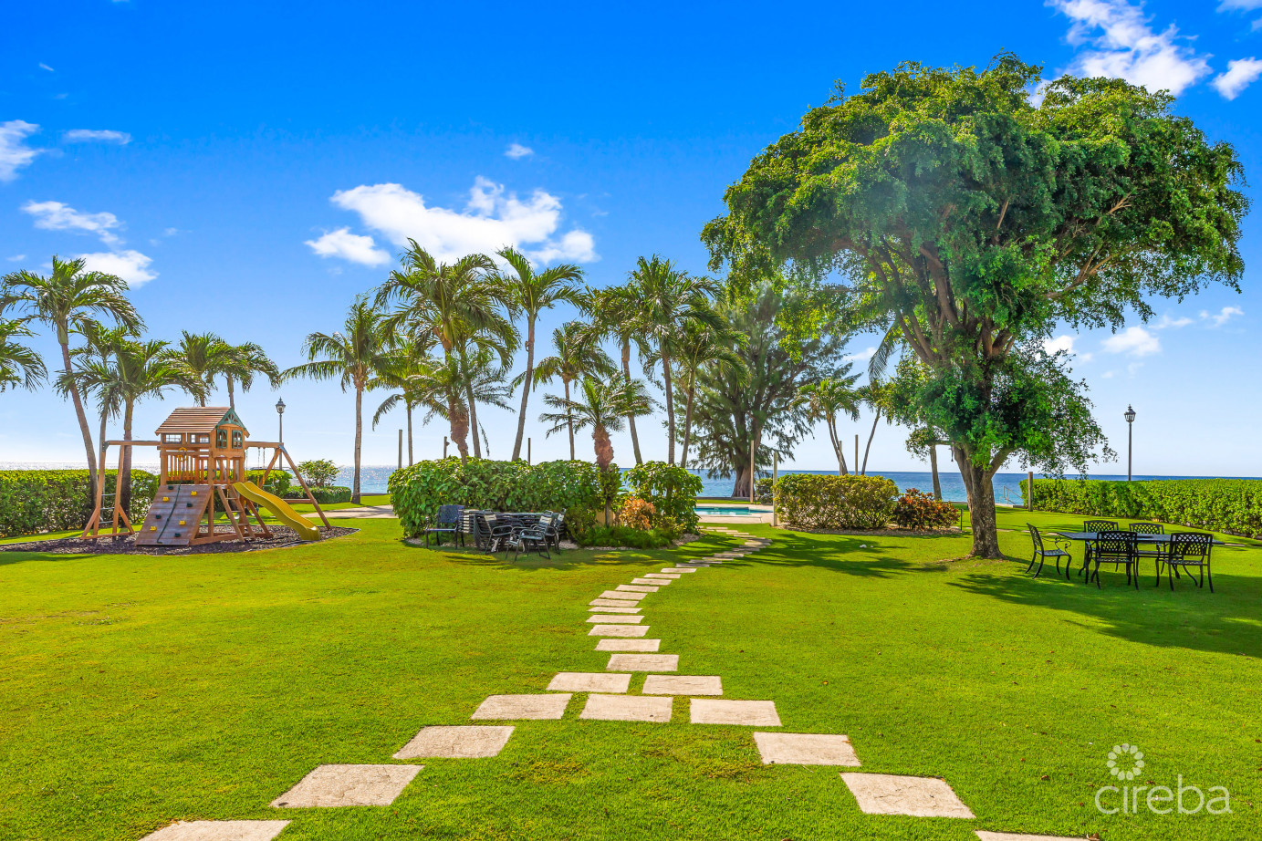 Caribbean Courts 3c, South Sound Condo