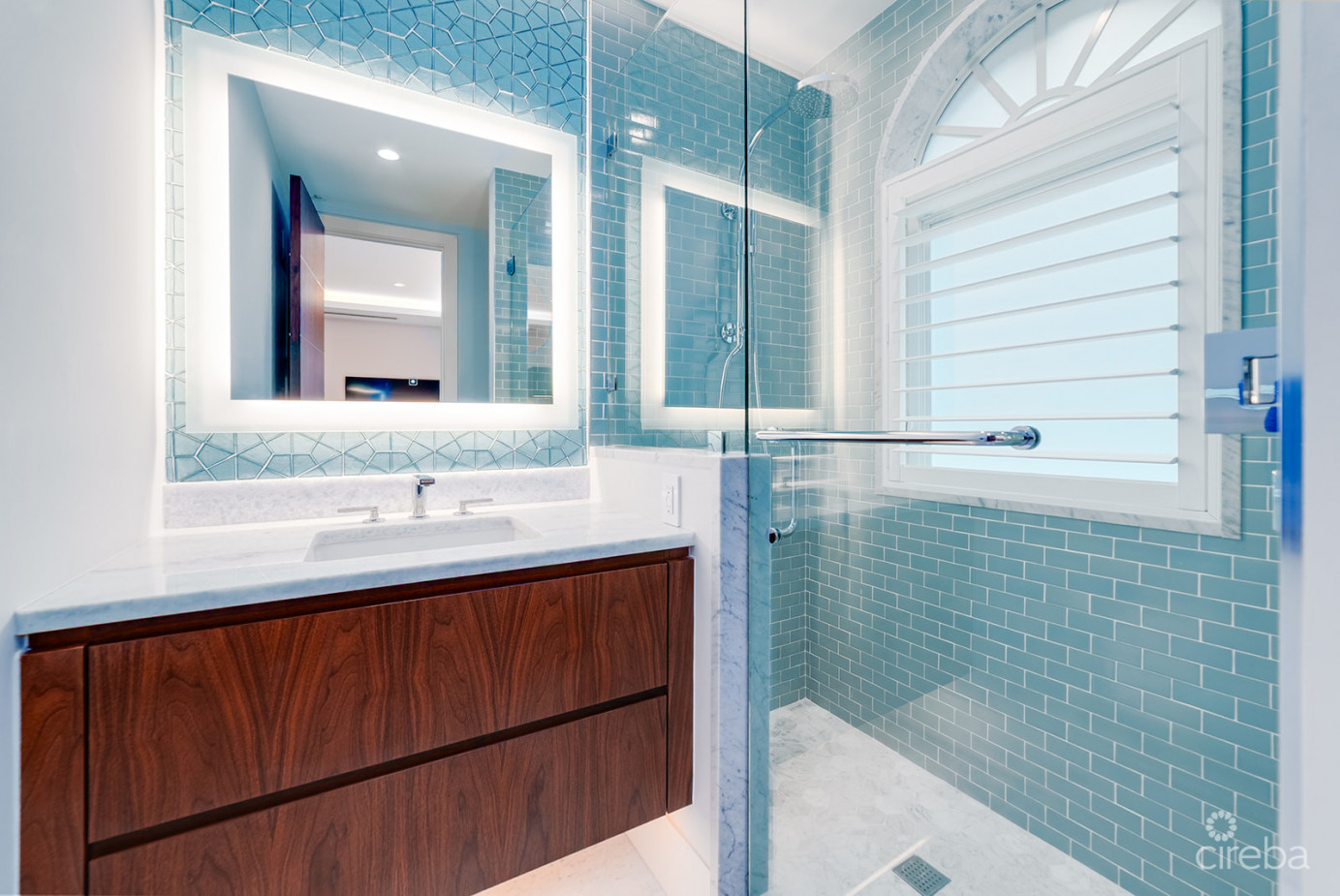 Luxury Seven Mile Beach Condo - Mandalay Unit One