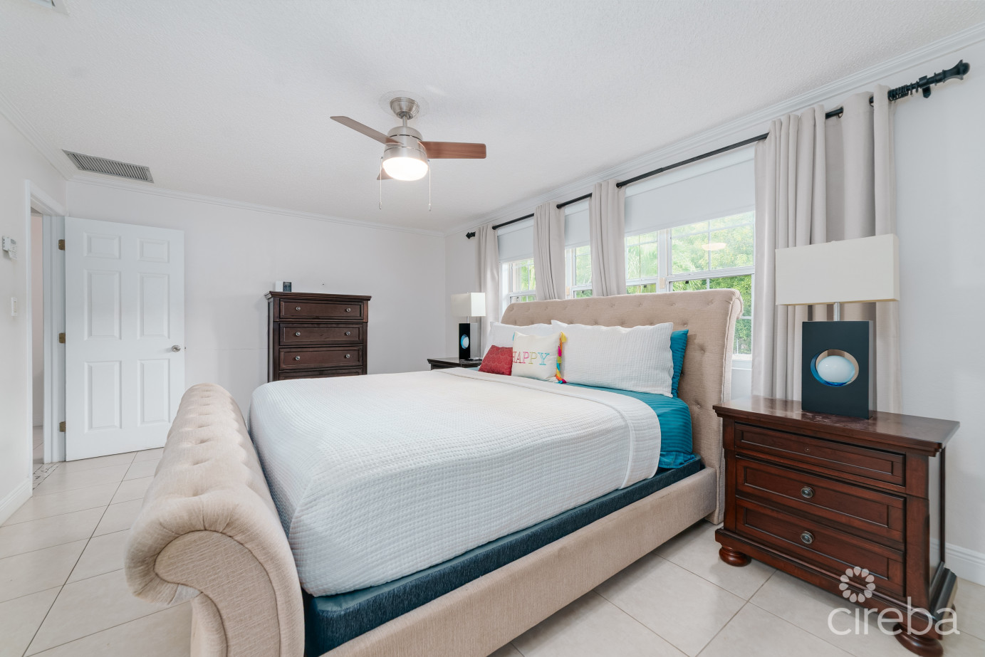 Rare Opportunity On Smb Corridor - Home On 0.4 Acres