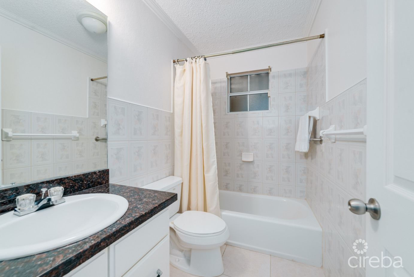 Rare Opportunity On Smb Corridor - Home On 0.4 Acres