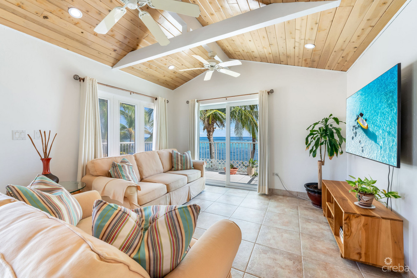 Caribbean Paradise 8, 3 Bed + Den Beachfront Villa