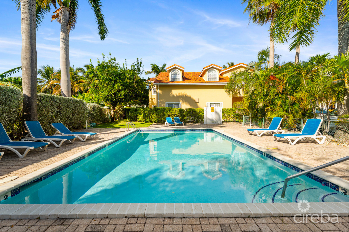 Fountain Court 3 Bed Plus Den